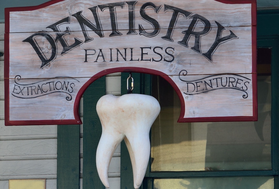 Dentist cabinet - photos Pixabay on Pexels