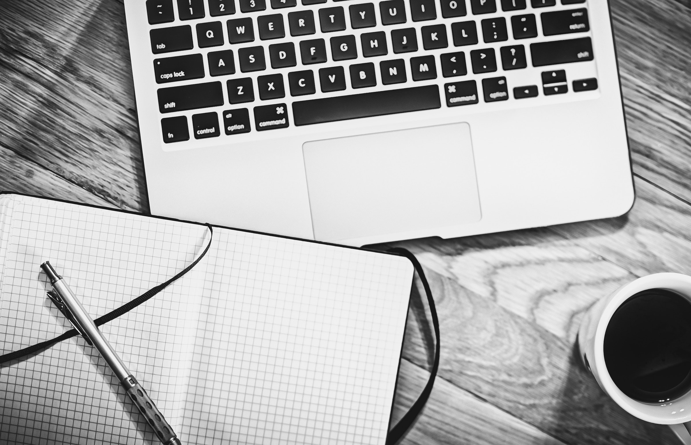Notebook and computer - Photo by Pixabay