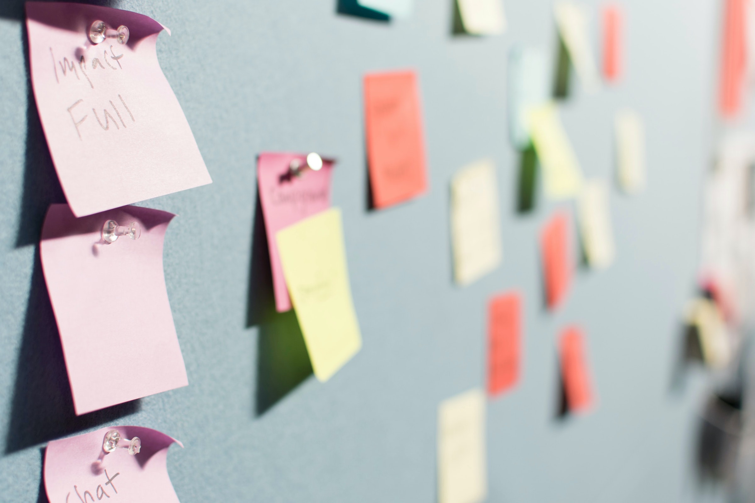 Tips on post-its - Photo by Patrick Perkins on Unsplash