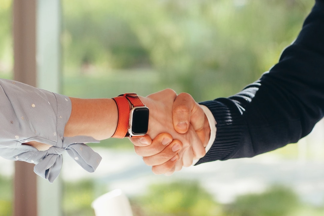 Sender Reputation - man stretching his hand - Photo by Pixabay on Pexels