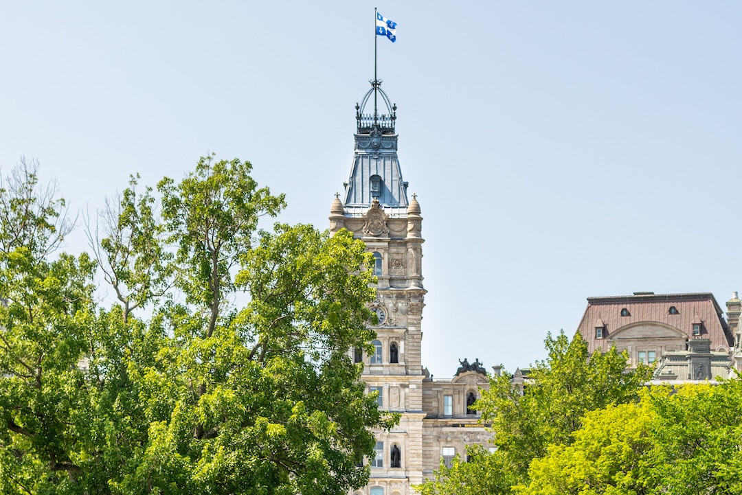 Loi25_Bill64_assemblee_nationale_photo_Enrique_Hoyos_Pexels